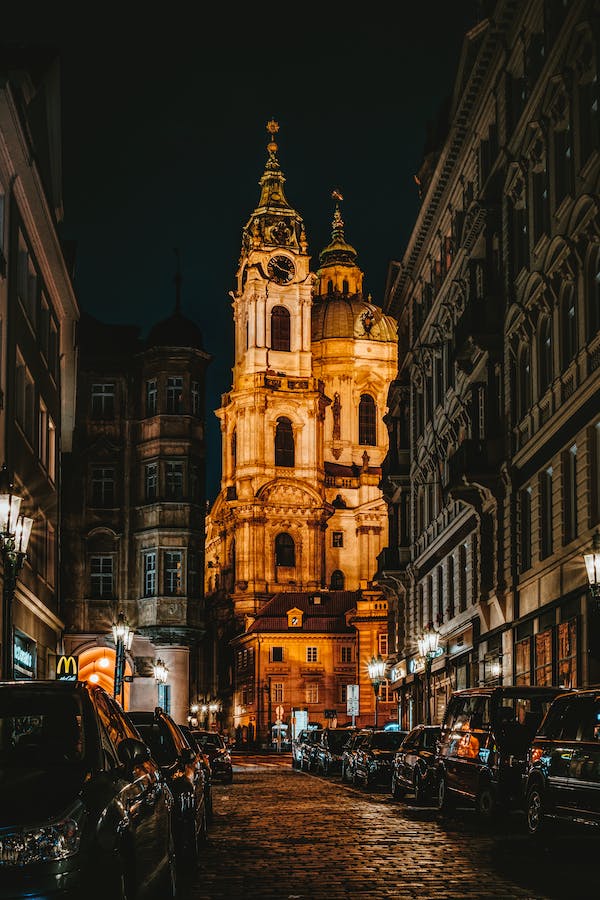 A wedding in Prague is an eternal classic!